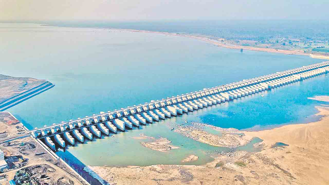 Medigadda Project | కాంగ్రెస్‌ రాజకీయానికి మేడిగడ్డ బలి.. ఎన్‌డీఎస్‌ఏ నివేదిక వచ్చాకే పునరుద్ధరణ అంటూ పడావు