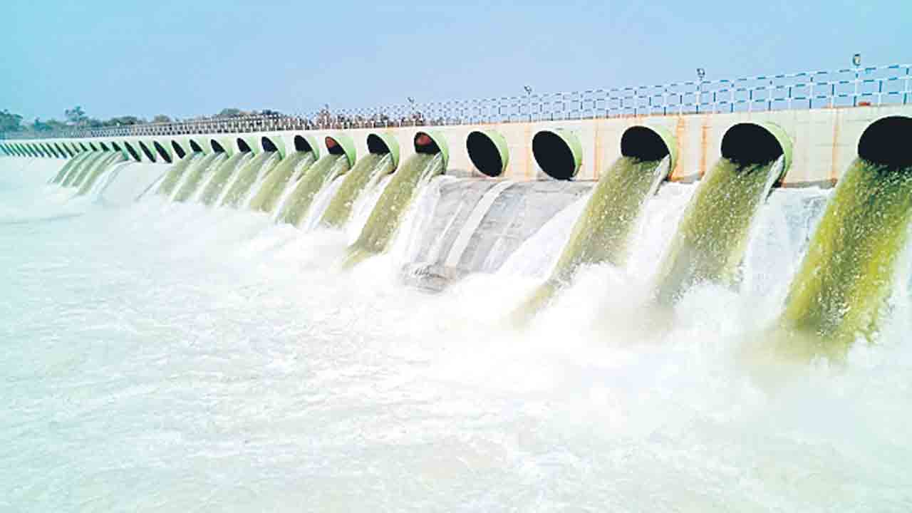 కాంగ్రెస్‌ కుట్రలో కాళేశ్వరం