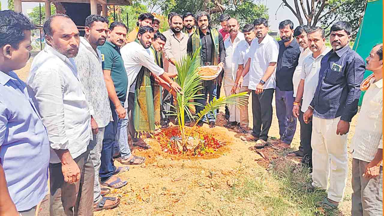 మొక్కలు నాటడం ప్రతి ఒక్కరి బాధ్యత