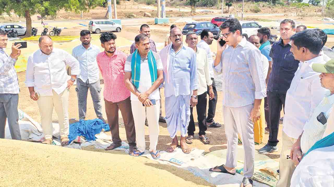కొనుగోళ్లు వేగవంతం చేయాలి