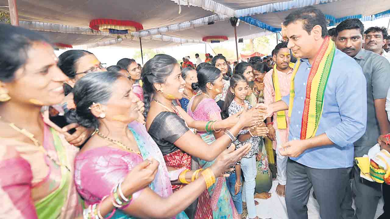 గరీబోళ్లను ఆదుకున్నది కేసీఆరే..