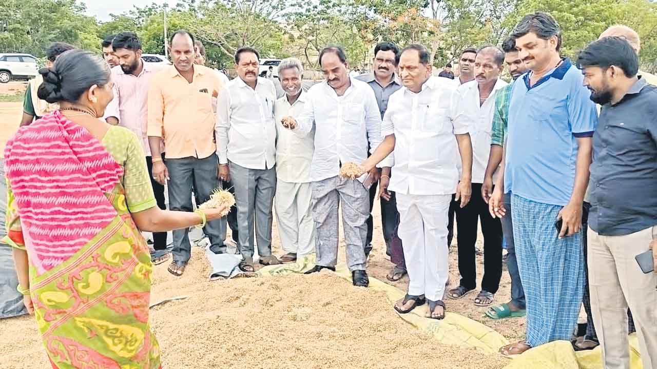 సర్కారు జాప్యంతో తీరని నష్టం