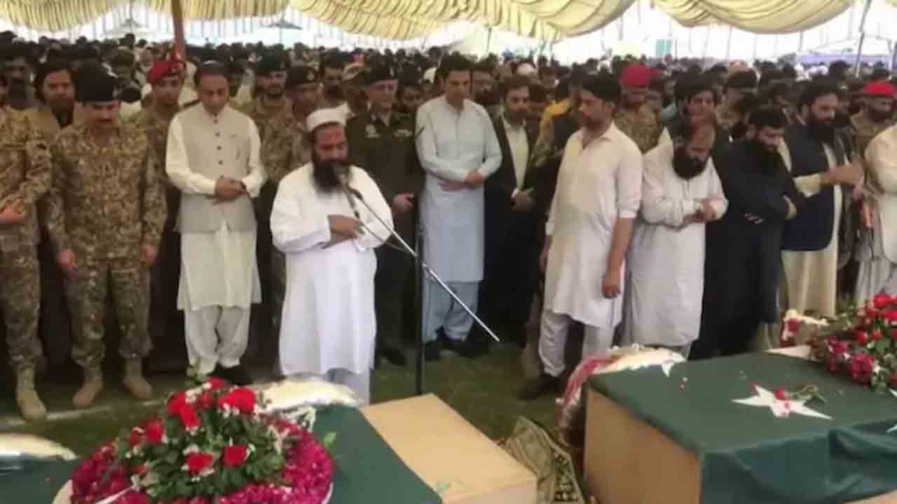 Operation Sindoor | ‘ఆపరేషన్ సిందూర్’ దాడిలో ఉగ్రవాదులు హతం.. అంత్యక్రియల్లో   పాల్గొన్న పాక్‌ ఆర్మీ అధికారులు