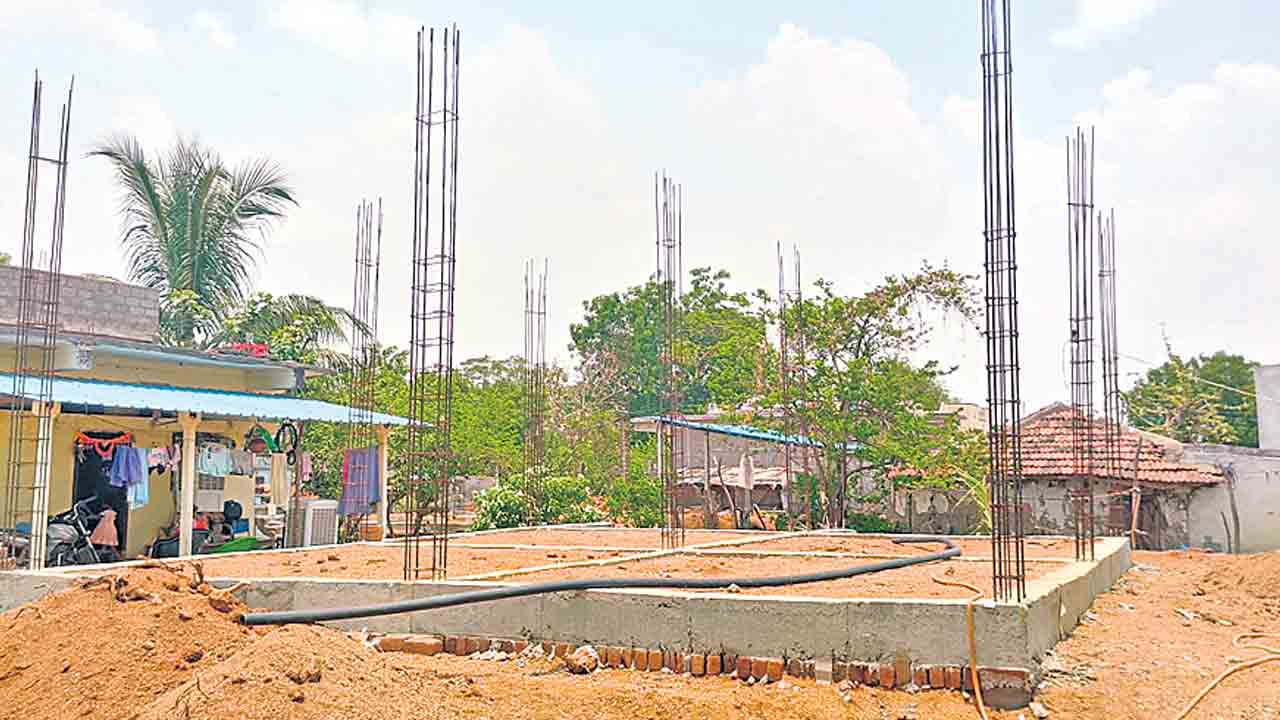 కొర్రీలతో కొంపకొల్లేరు..