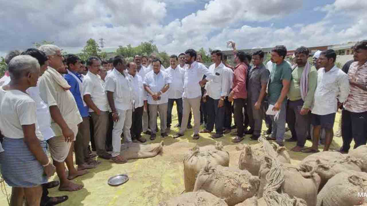 MLA Anil Jadhav | తడిసిన పంటలను ప్రభుత్వమే కొనుగోలు చేయాలి : ఎమ్మెల్యే అనిల్ జాదవ్ డిమాండ్