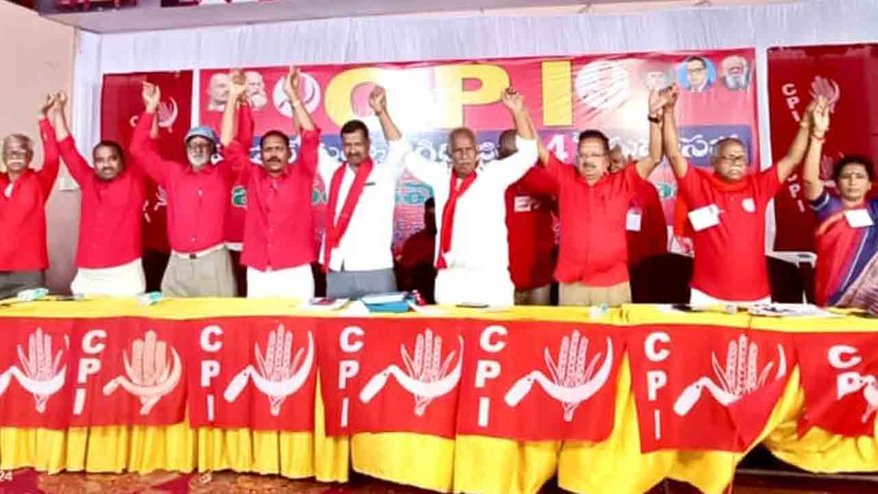 MLA Kunamneni Samba Shivarao | వామపక్ష పార్టీలన్నీ ఏకమై ఎర్రకోటపై జెండా ఎగురవేయాలి : ఎమ్మెల్యే కూనంనేని సాంబశివరావు