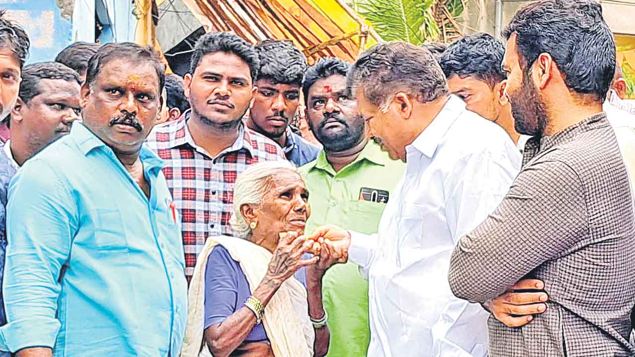 Aasara Pension | కేసీఆర్‌ ఉన్నప్పుడే పింఛన్‌ టైముకొచ్చేది.. ఇప్పుడు రెండు, మూడు నెలలైనా వస్తలేదు: మల్లమ్మ