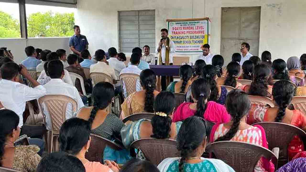 MLA Vedma Bojju Patel | విద్యార్థులకు నాణ్యమైన విద్యను అందించాలి : ఎమ్మెల్యే వెడ్మ బొజ్జు పటేల్