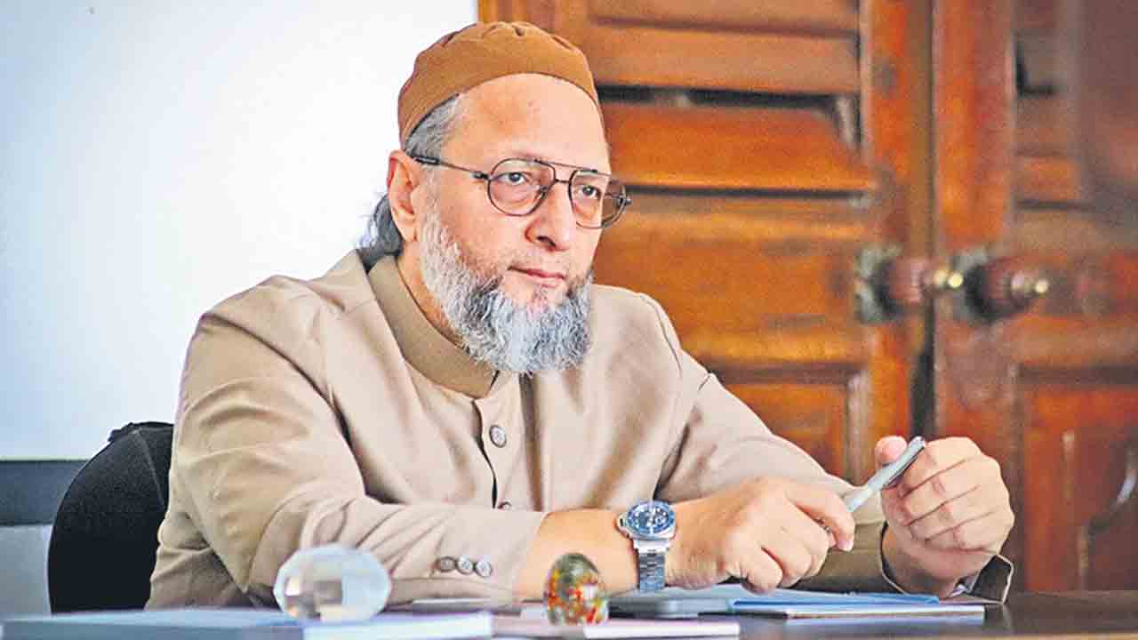 కోహ్లీ లాంటి క్రికెటర్లకు కొదువ లేదు: అసదుద్దీన్‌ ఒవైసీ