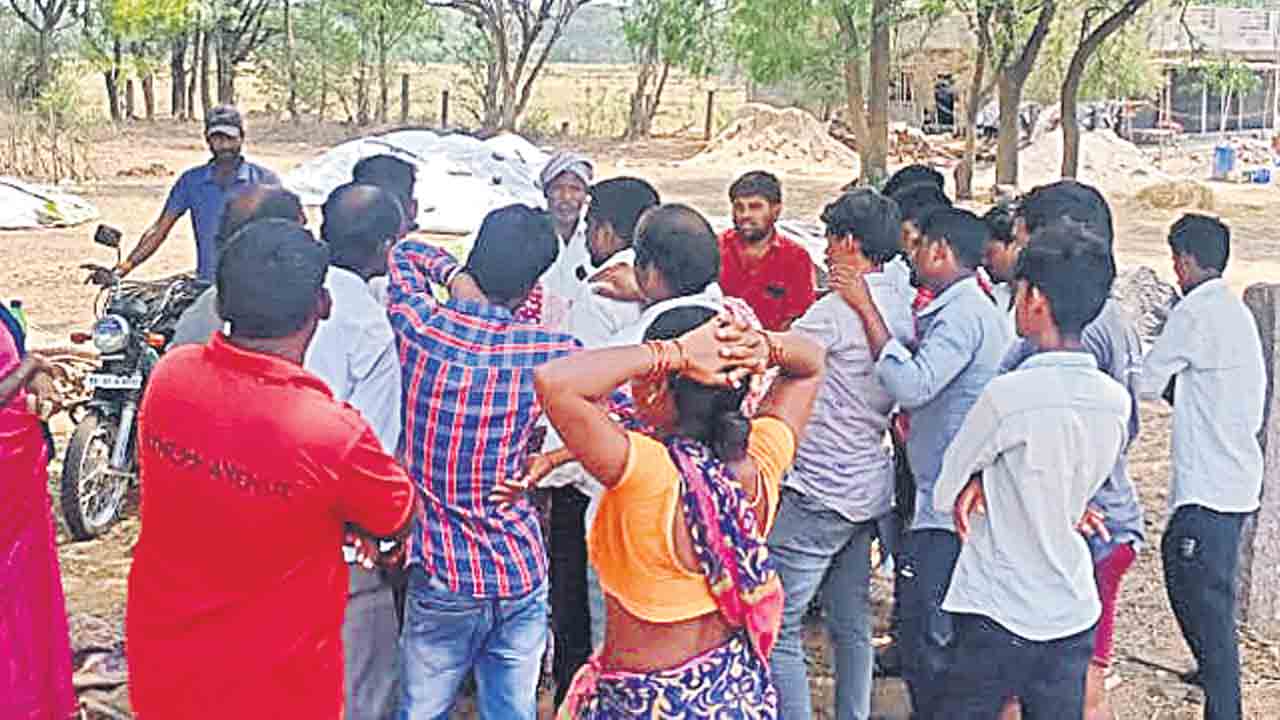 ధాన్యం కొనుగోలులో గోల్‌మాల్‌