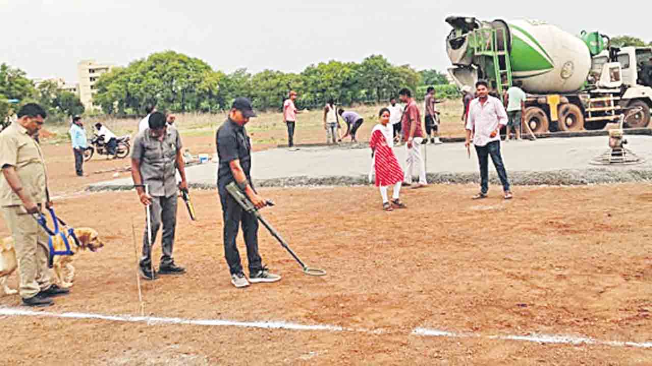 సీఎం పర్యటనకు ఏర్పాట్లు