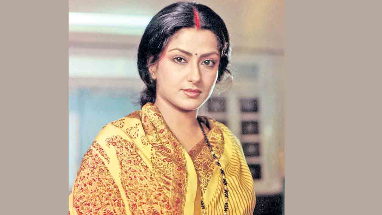 Moushumi Chatterjee | పని చేయడానికే వచ్చా.. ఎవరినో స్నేహితులుగానో.. శత్రువులుగానో మార్చుకోవడానికి కాదు: మౌషిమి ఛటర్జీ