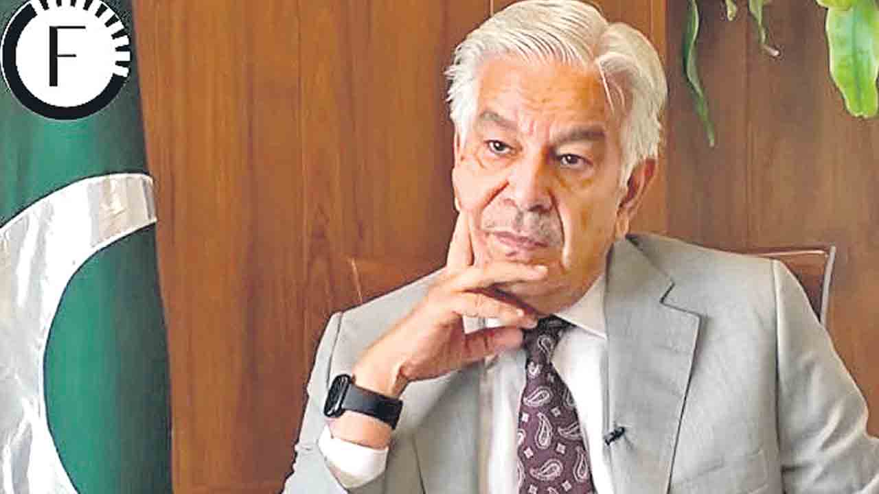 Khawaja Muhammad Asif | సింధూనదిపై నిర్మించే ఎలాంటి కట్టడాన్నైనా ధ్వంసం చేస్తాం.. పాక్‌ రక్షణ మంత్రి హెచ్చరిక