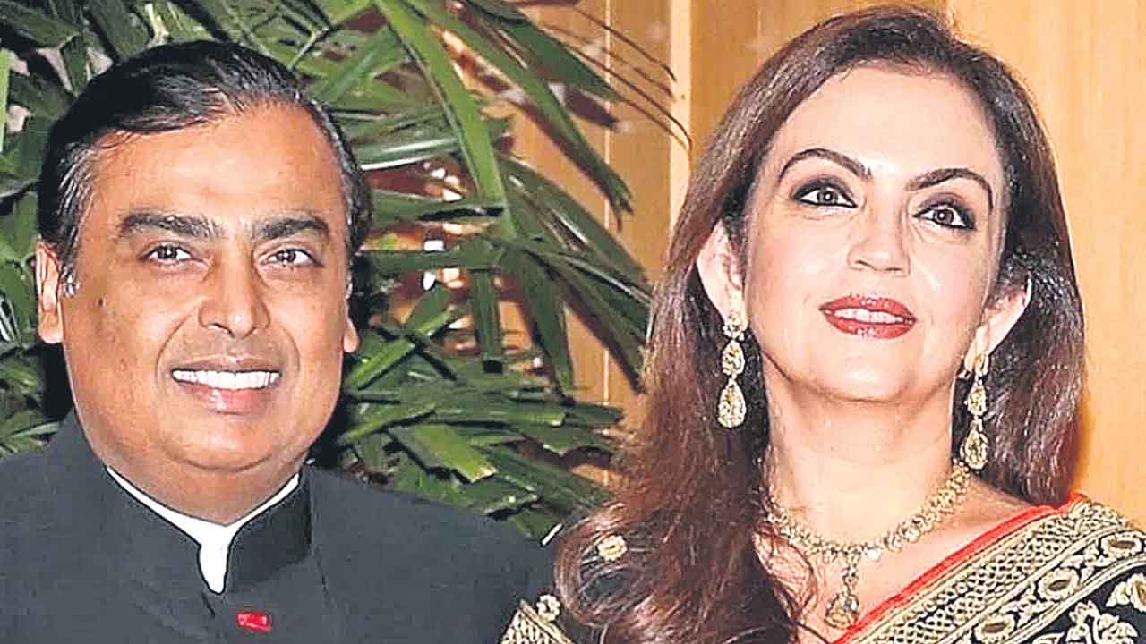 టైమ్‌ దాతృత్వశీలురుల్లో అంబానీ దంపతులు