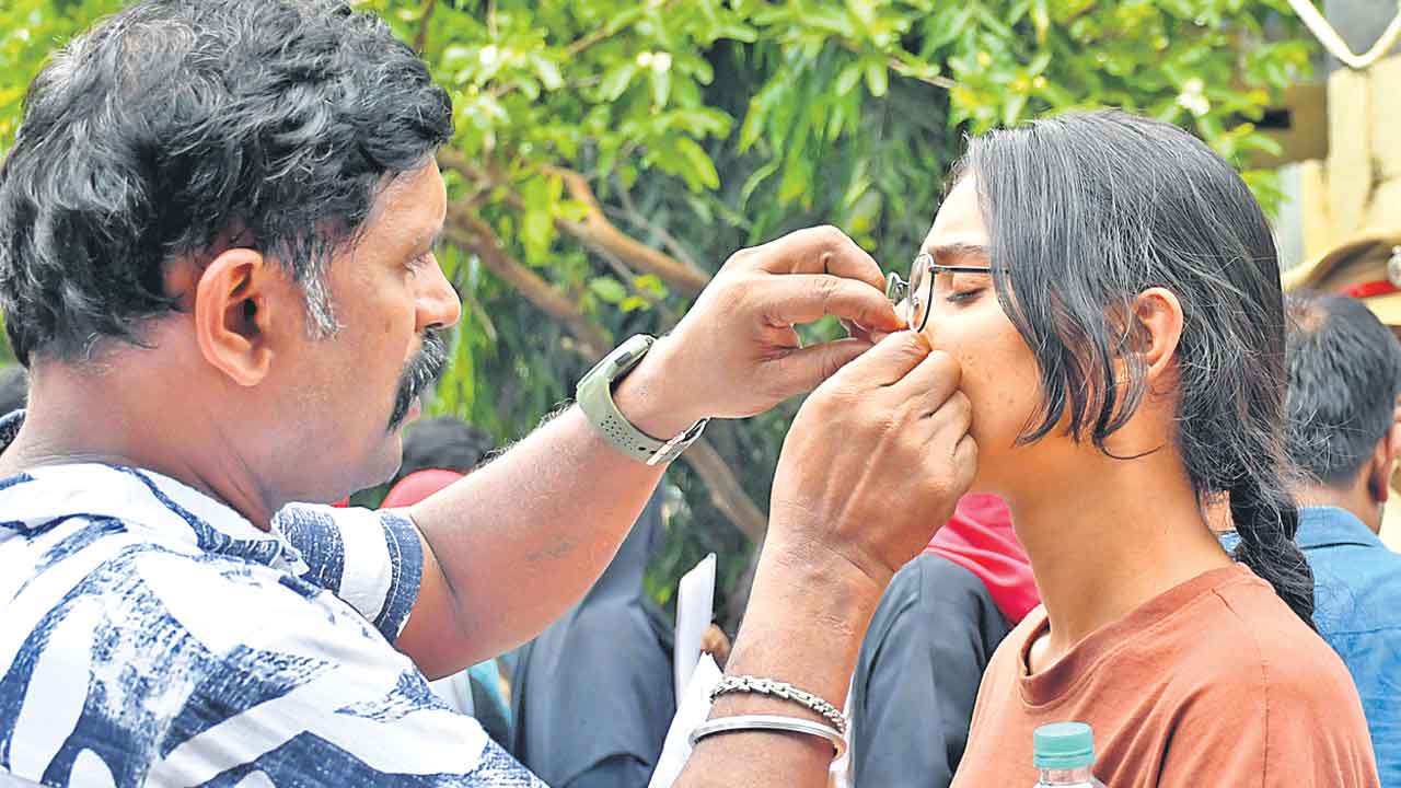 NEET UG | నీట్‌ యూజీ యమగొట్టు.. అత్యంత కఠినంగా ఫిజిక్స్‌ ప్రశ్నలు