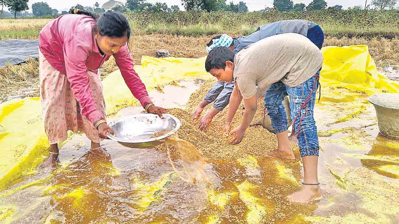 అకాల వర్ష బీభత్సం