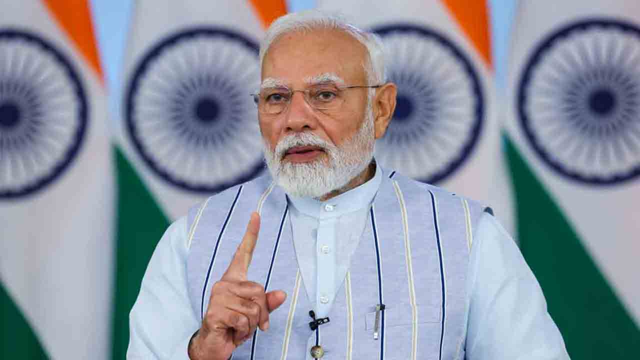 పాక్ను మోకాళ్లపై కూర్చోబెట్టాం: మోదీ