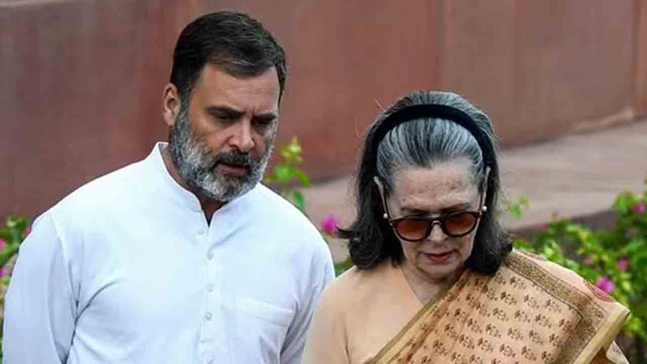 National Herald case | సోనియా, రాహుల్‌కు ఢిల్లీ కోర్టు నోటీసులు