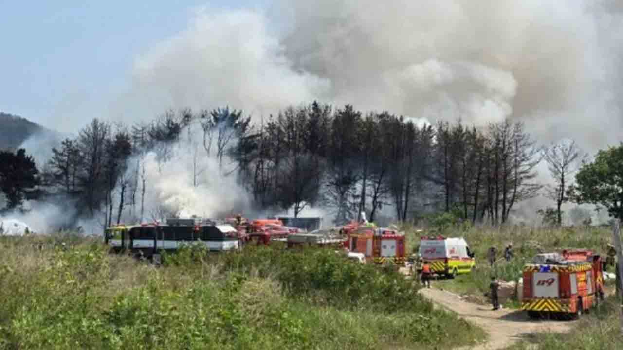 Navy plane Crashes | ఘోర ప్రమాదం.. కూలిన నేవీ విమానం