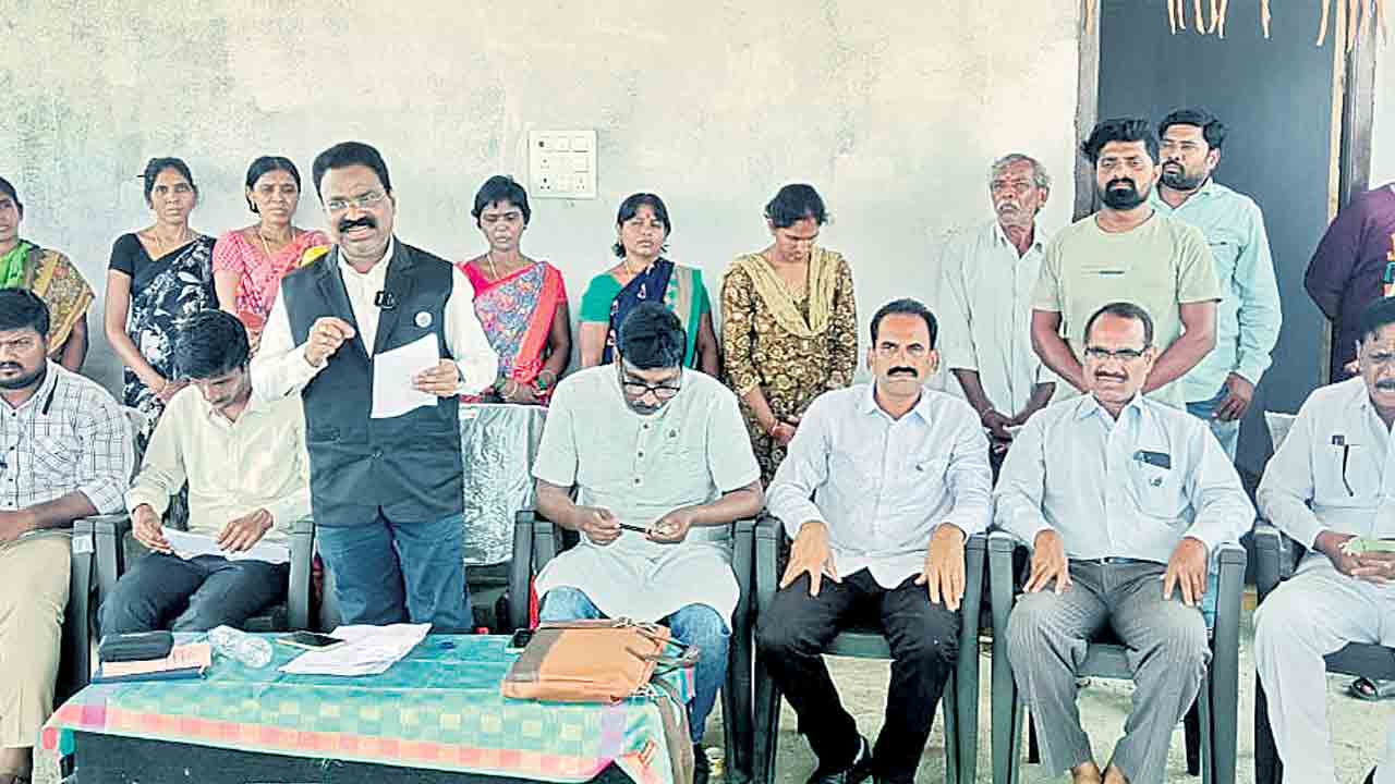 వీడీసీల దౌర్జన్యాలపై న్యాయపోరాటం