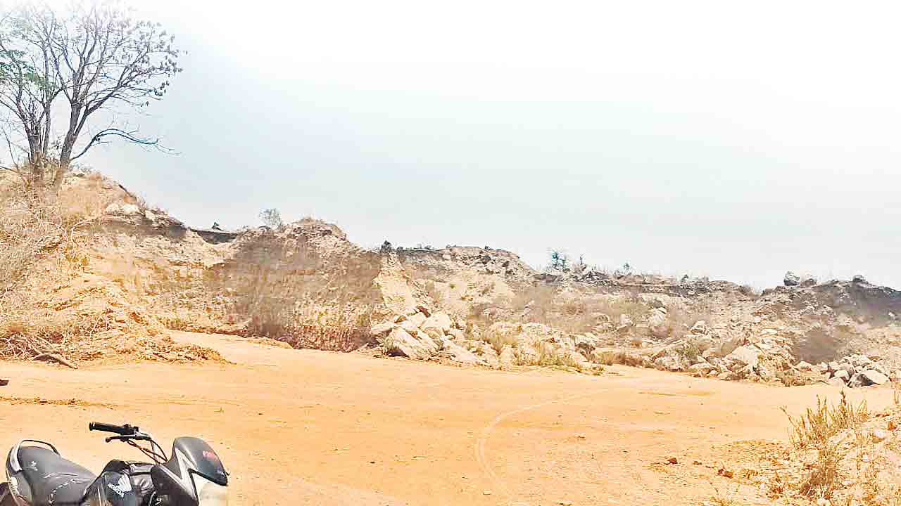 మొరం గుట్టలు మాయం