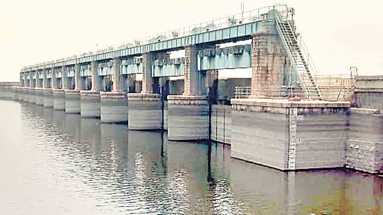 ప్రాజెక్టుల్లోకి కొనసాగుతున్న ఇన్‌ఫ్లో