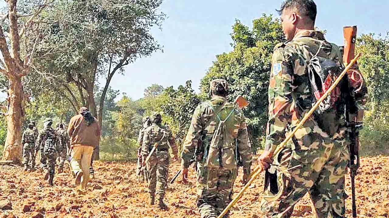 ఒకే దేశం.. రెండు ఆపరేషన్లు.. శాంతి చర్చల‌తో యుద్ధాన్నే ఆపగలిగినప్పుడు.. అవే శాంతి చర్చల‌తో ఆపరేషన్‌ కగార్‌ను ఆపలేమా?