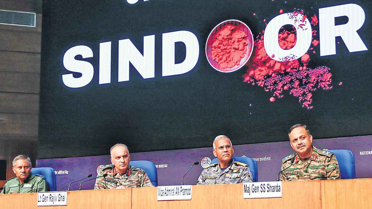 సిందూర్‌ నిలిపివేతపై సందేహాలెన్నో