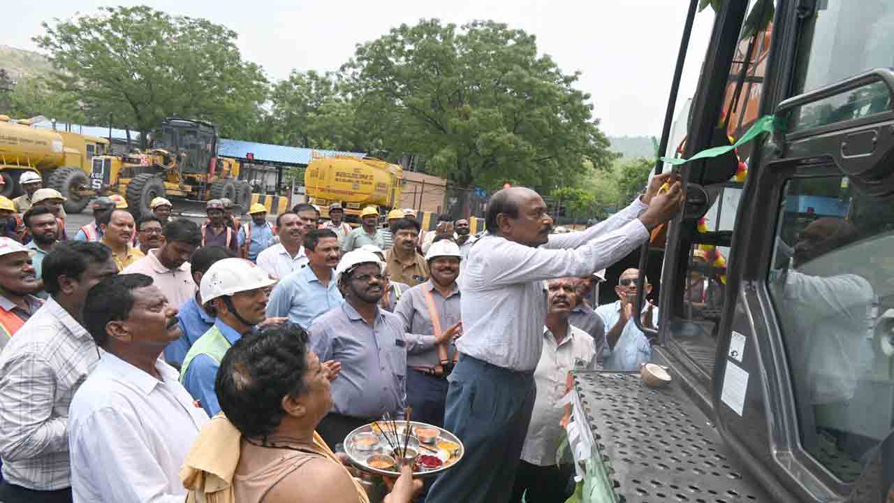 Operation Sindoor | కైరిగూడ ఓపెన్ కాస్ట్ యంత్రానికి ఆపరేషన్ సిందూర్ పేరు : బెల్లంపల్లి ఏరియా జీఎం విజయభాస్కర్ రెడ్డి