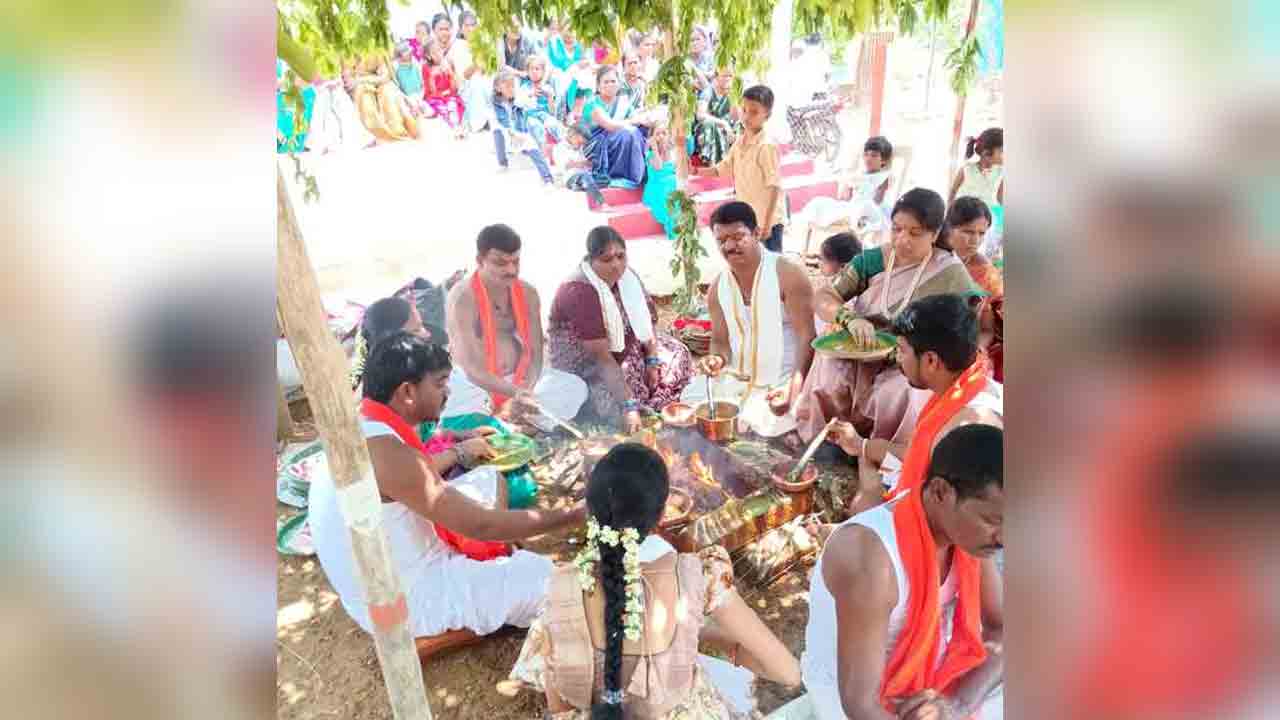 Anjaneyaswamy Jatara | ఊట్కూర్‌లో ఘనంగా పడమటి ఆంజనేయస్వామి జాతర ఉత్సవాలు