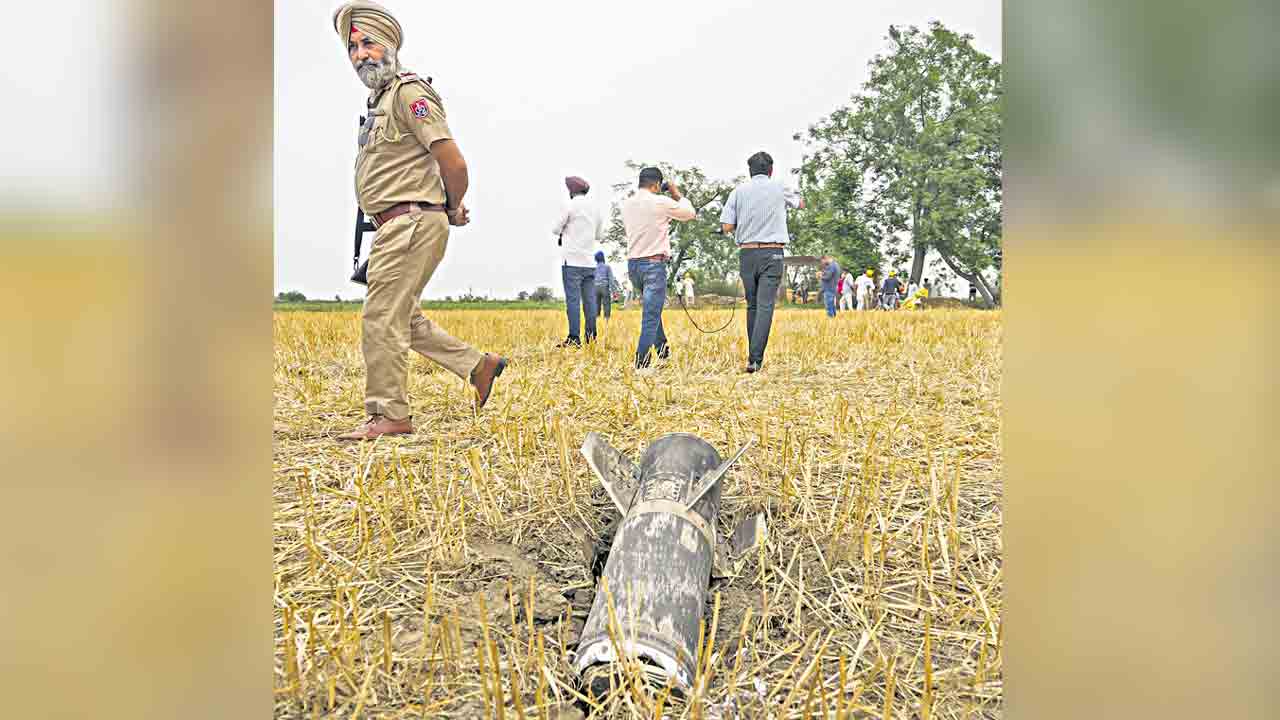 కనిపిస్తే కాల్చివేత.. సరిహద్దులో బీఎస్‌ఎఫ్‌కు ఆదేశాలు