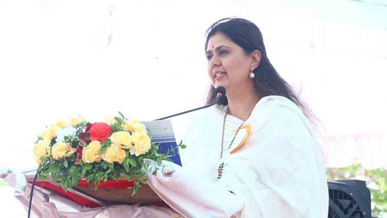 Pankaja Munde | బీజేపీ మహిళా నేతకు వేధింపులు.. ముంబైలో వ్యక్తి అరెస్ట్‌