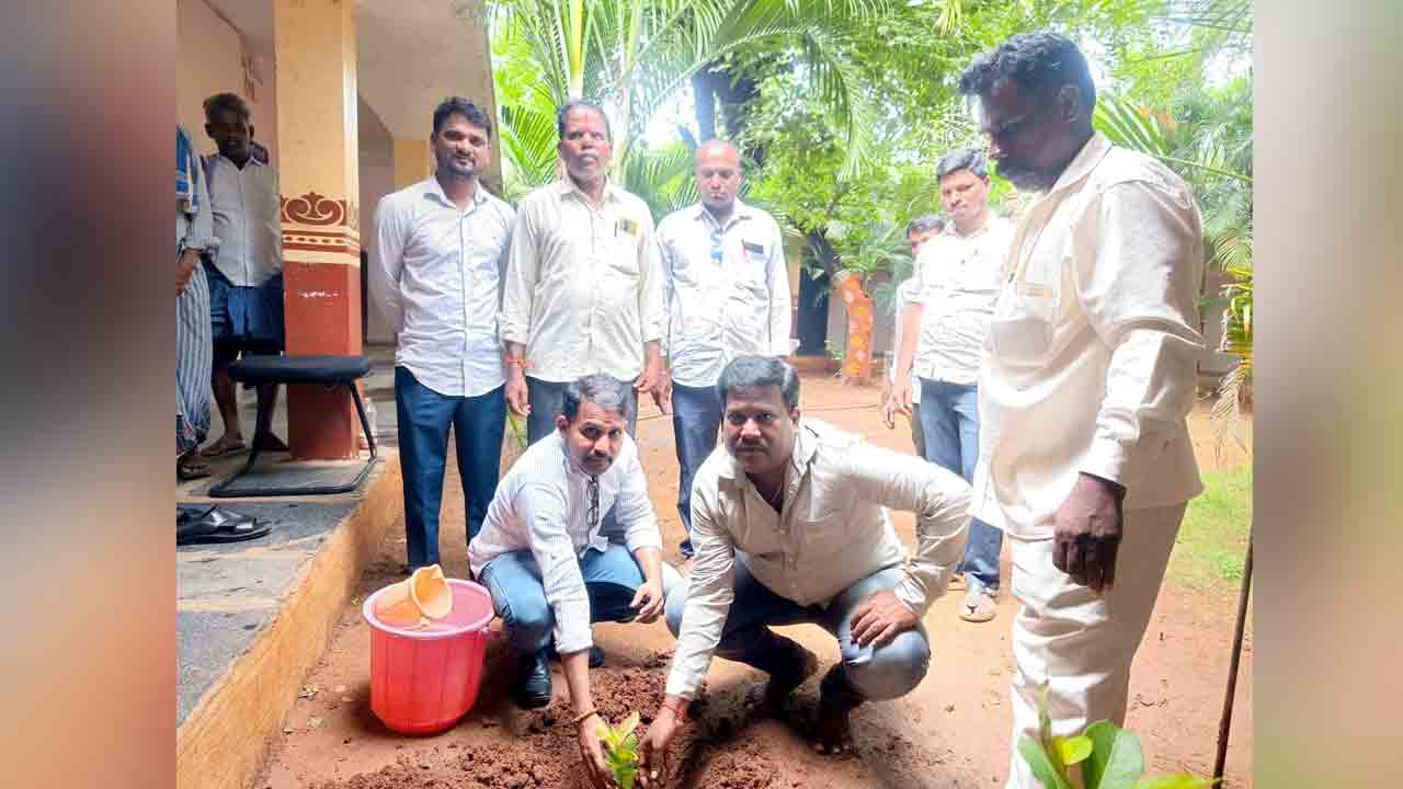 Gattu Mandal | ప్రతి ఒక్కరూ మొక్కలను నాటి వాతావరణ సమతుల్యతను కాపాడాలి