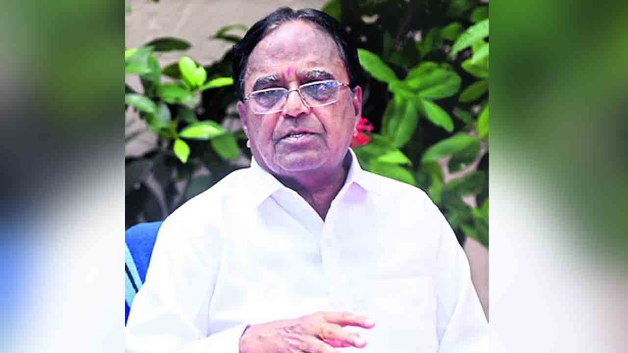 మంత్రుల ముఖం చూసి పంటలు పెరిగాయా?