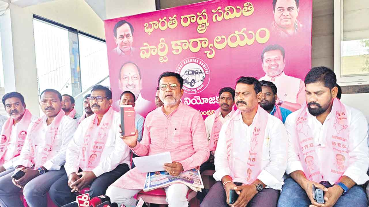 దళిత ఎంపీ అంటే చిన్నచూపెందుకు?