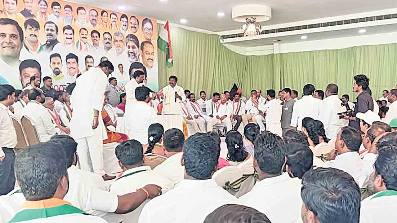 జెండా మోసినవారికే మొండిచెయ్యి..!