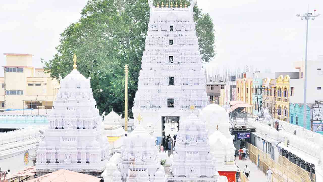 అంతర్గత బదిలీల్లో గందరగోళం