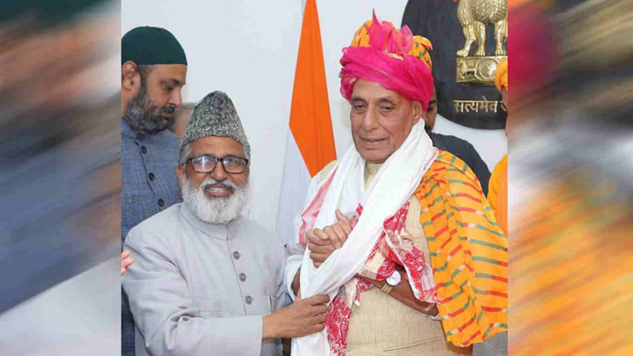 Operation Sindoor |  రాజ్‌నాథ్‌ను కలిసిన మదర్సా ఎడ్యుకేషనల్‌ కౌన్సిల్‌ ప్రెసిడెంట్‌