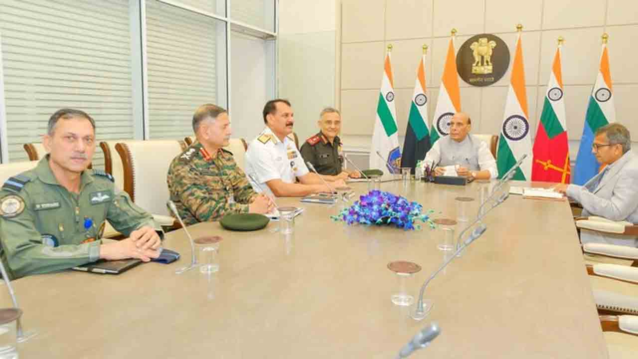 Rajnath Singh | త్రివిధ దళాధిపతులతో రక్షణ మంత్రి రాజ్‌నాథ్‌ కీలక భేటీ