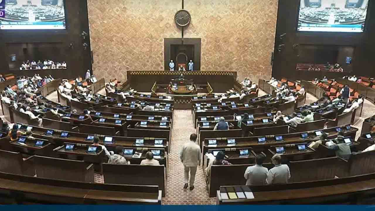 రాజ్యసభ సభ్యులకు స్మార్ట్‌ టీవీలు, ప్రొజెక్టర్లు