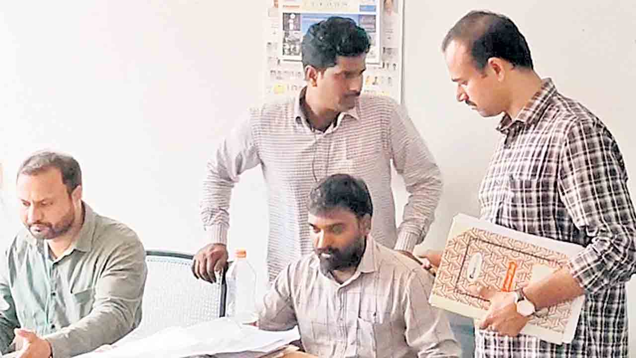 తహసీల్‌ కార్యాలయంలో ఏసీబీ సోదాలు