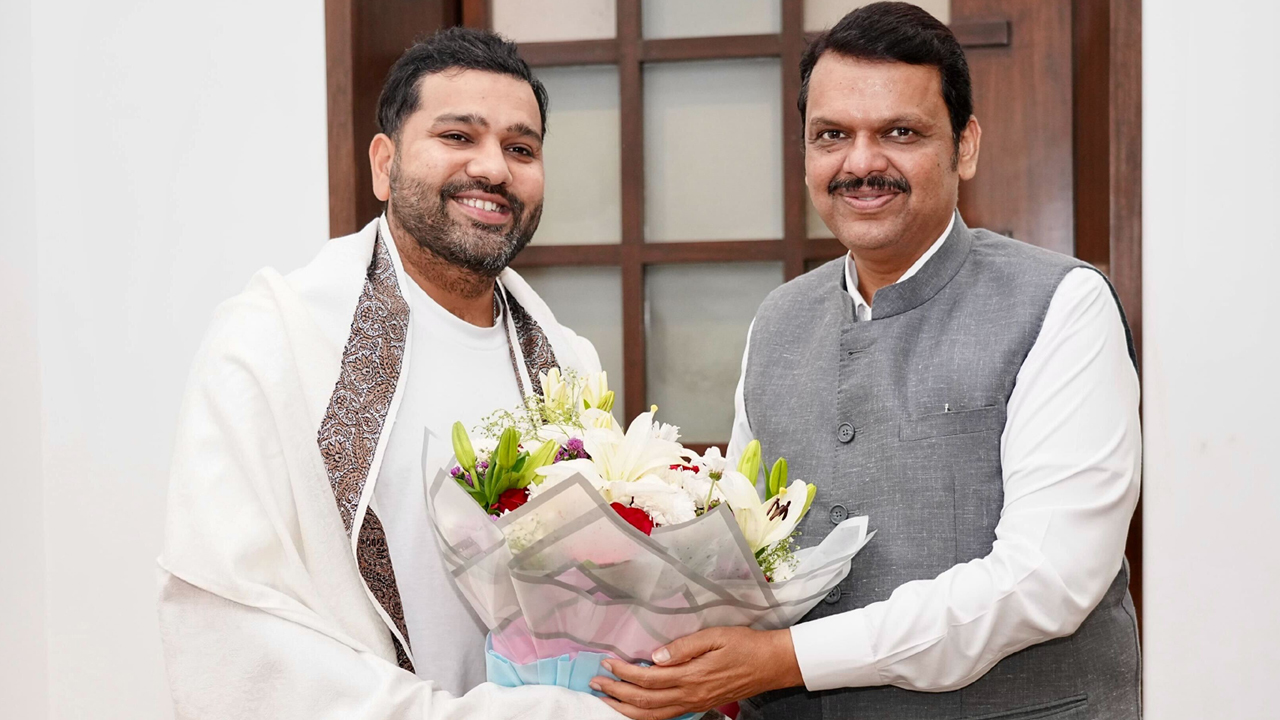 Rohit Sharma | రోహిత్ శర్మను అభినందించిన మహారాష్ట్ర సీఎం దేవేంద్ర ఫడ్నవిస్