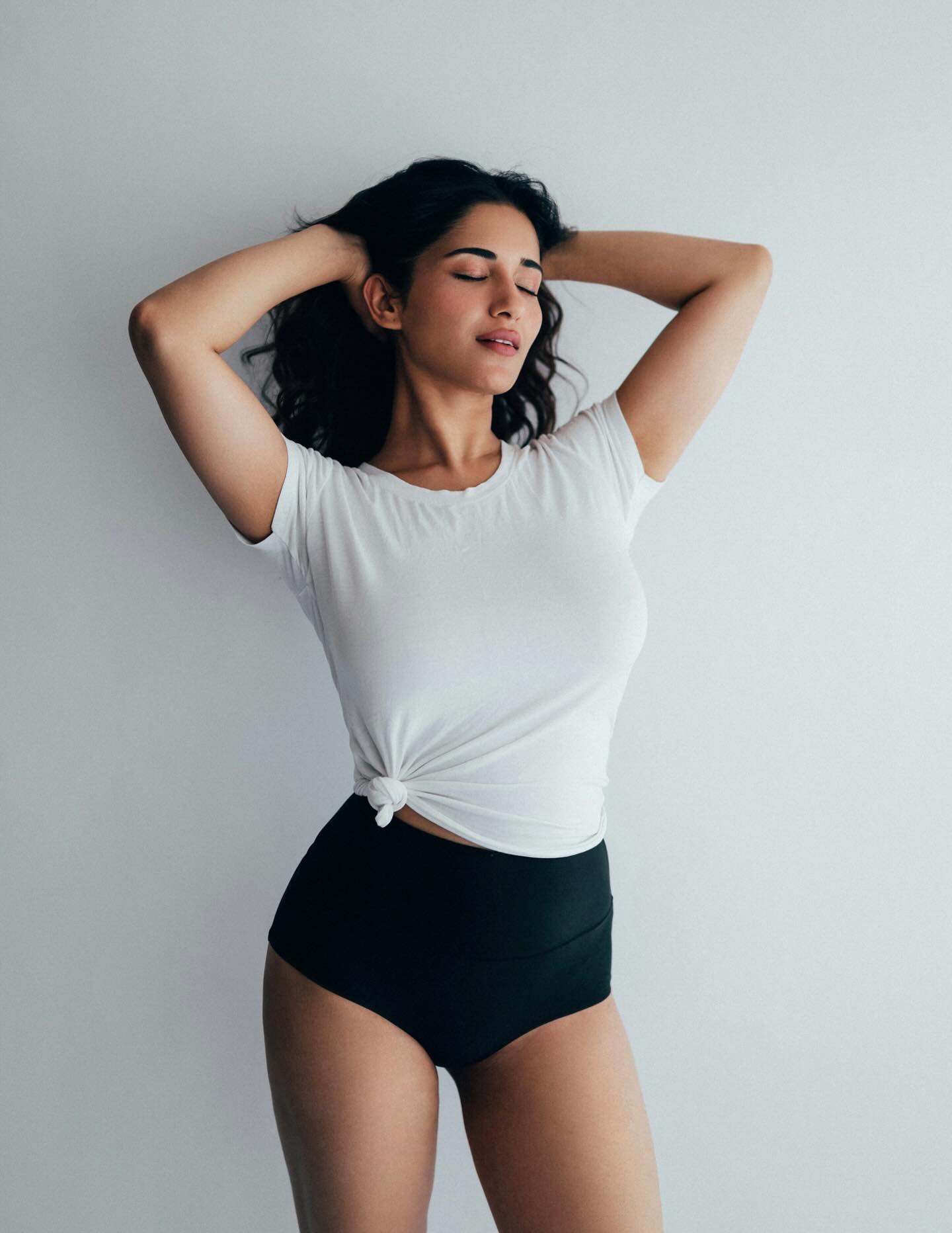 Ruhani Sharma (17)