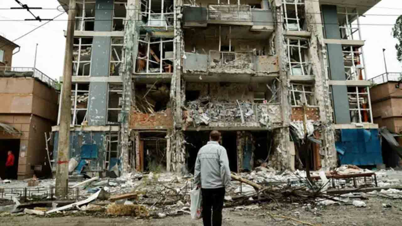 Russia attack | ఉక్రెయిన్‌పై డ్రోన్‌లు, క్షిపణులతో రష్యా భీకర దాడులు