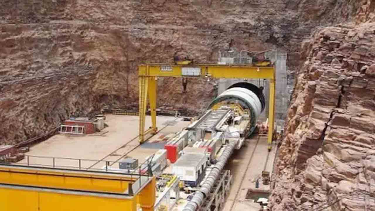బ్లాస్టింగ్‌ చేస్తేనే ఆ టన్నెల్‌ తవ్వగలం