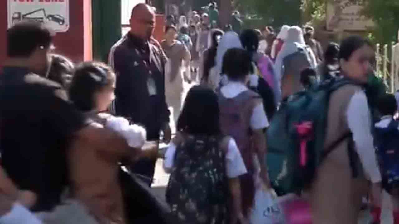 Schools reopen | కశ్మీర్‌లో తెరుచుకున్న పాఠశాలలు