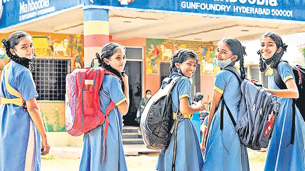 Telangana | పిల్లలే లేనప్పుడు.. కొత్త స్కూళ్లు ఎందుకు?