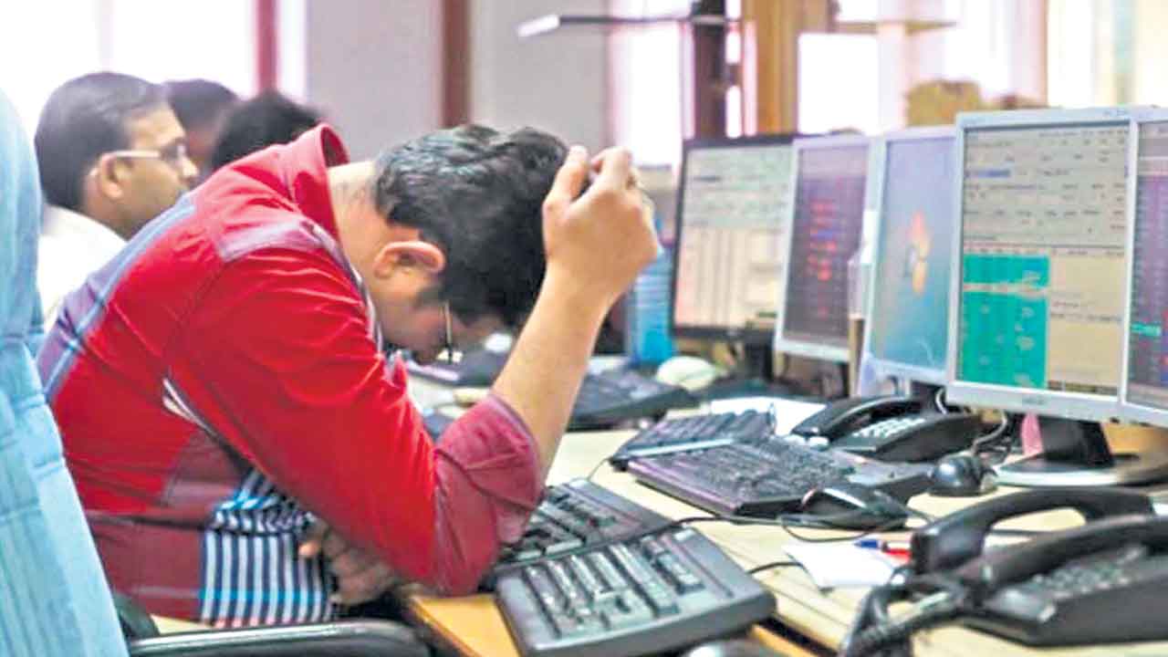 Stock Market | నష్టాల్లో ముగిసిన స్టాక్‌ మార్కెట్లు.. సెన్సెక్స్‌ 82 పాయింట్లు డౌన్‌..