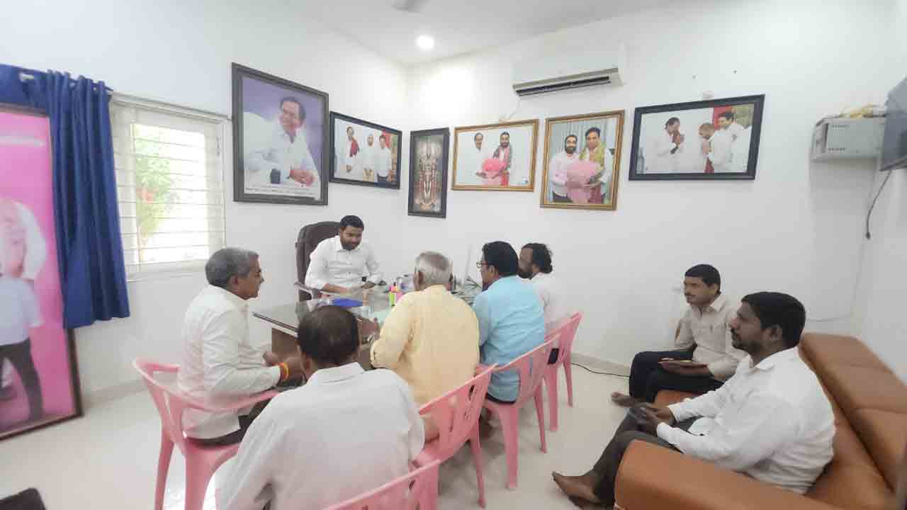 మౌలిక వసతుల కల్పనకు చిత్తశుద్ధితో కృషి చేస్తున్నాం : శంభీపూర్ కృష్ణ