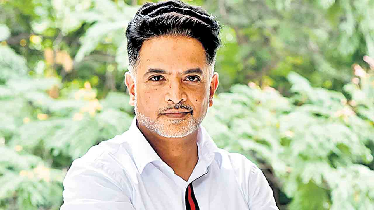 సోమో ఐరానిక్‌ ఆర్ట్‌ క్రియేషన్స్‌